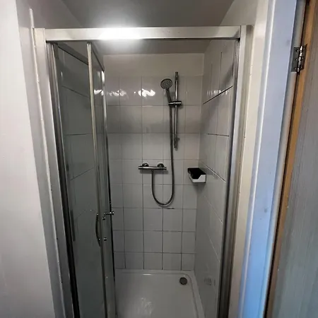 Studio 17, Short Stroll From Bradford City Centre Bradford (West Yorkshire)